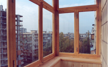 Самостоятельное остекление балкона — порядок действий