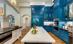 Как вписать синий цвет в интерьер кухни