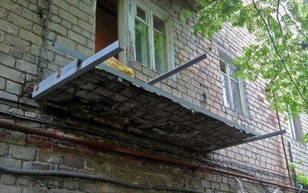 Какую максимальную нагрузку выдерживает балкон в разных домах