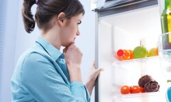 Методы избавления от запаха в холодильнике, советы по уходу
