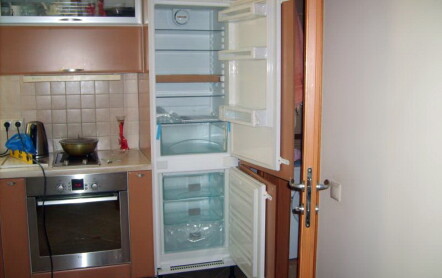 Как холодильник спрятать в шкаф кухонного гарнитура своими руками