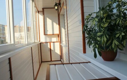Отделка стен на балконе: лучшие материалы, виды отделки балкона