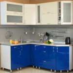 бело-синяя кухня