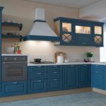 кухня синего цвета