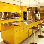 желто-золотая кухня