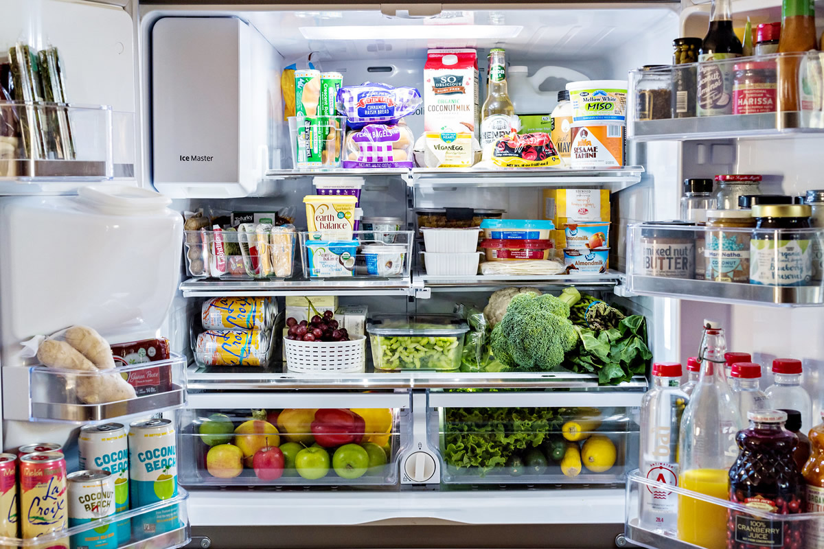Где в холодильнике холоднее: вверху или внизу, основные правила хранения  продуктов, полезные рекомендации.