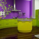 фиолетовая кухня с яркой мебелью