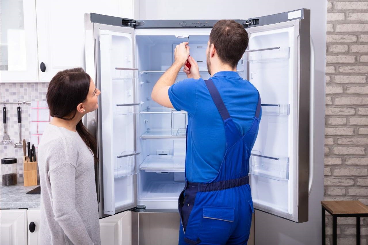 протечка холодильника