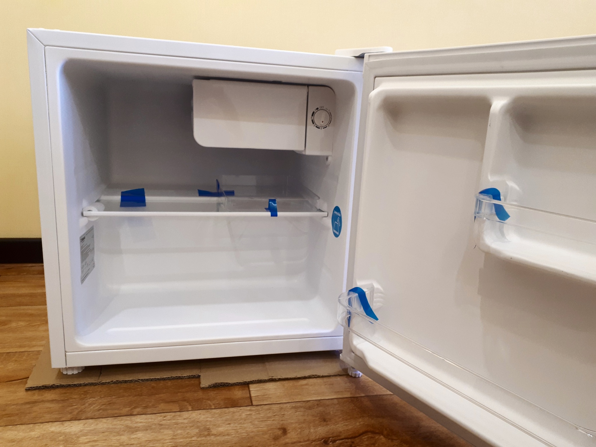 пустой холодильник