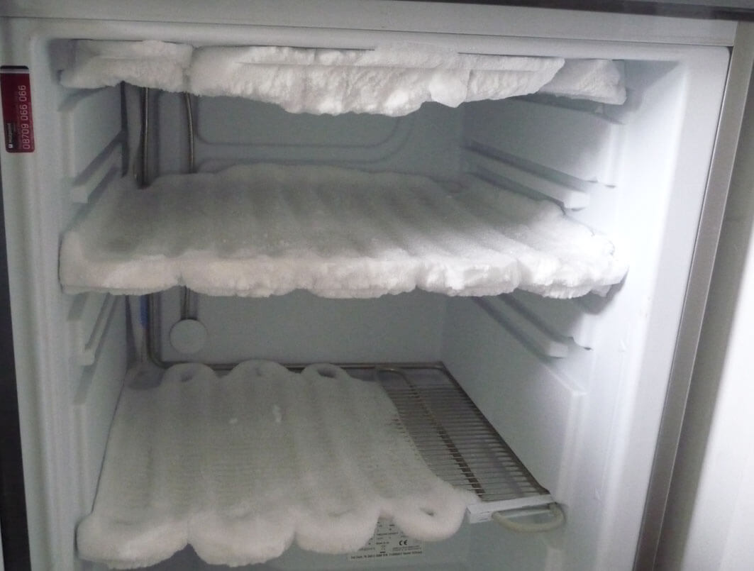 сильно морозит холодильник