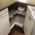 угловые напольные шкафы для кухни 31