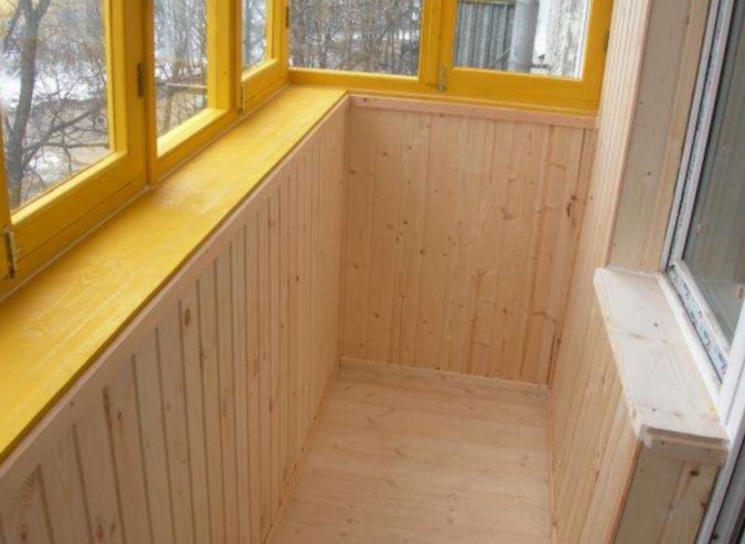 Чем покрасить деревянный балкон снаружи чтобы не шелушился на солнце