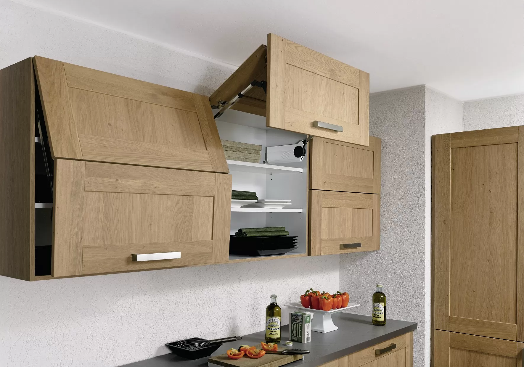 навесные шкафы для размещения кухонных принадлежностей