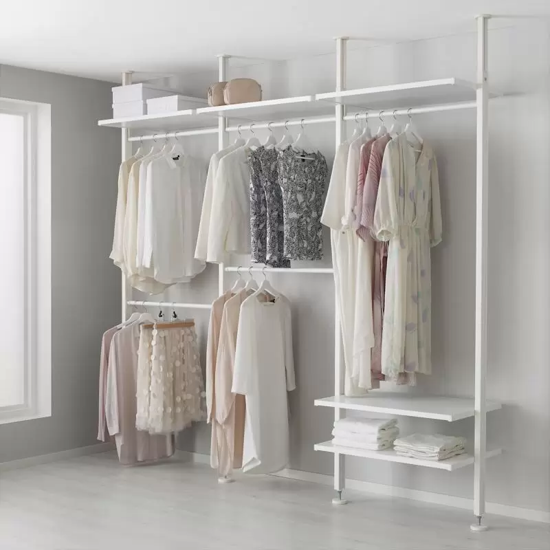 Панельная гардеробная система белого цвета